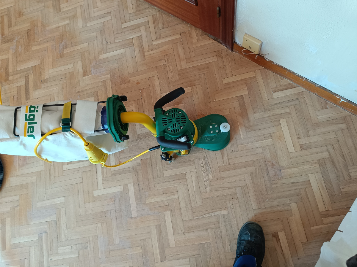 Cómo trabajamos en restauración y reparación de parquet en Osona