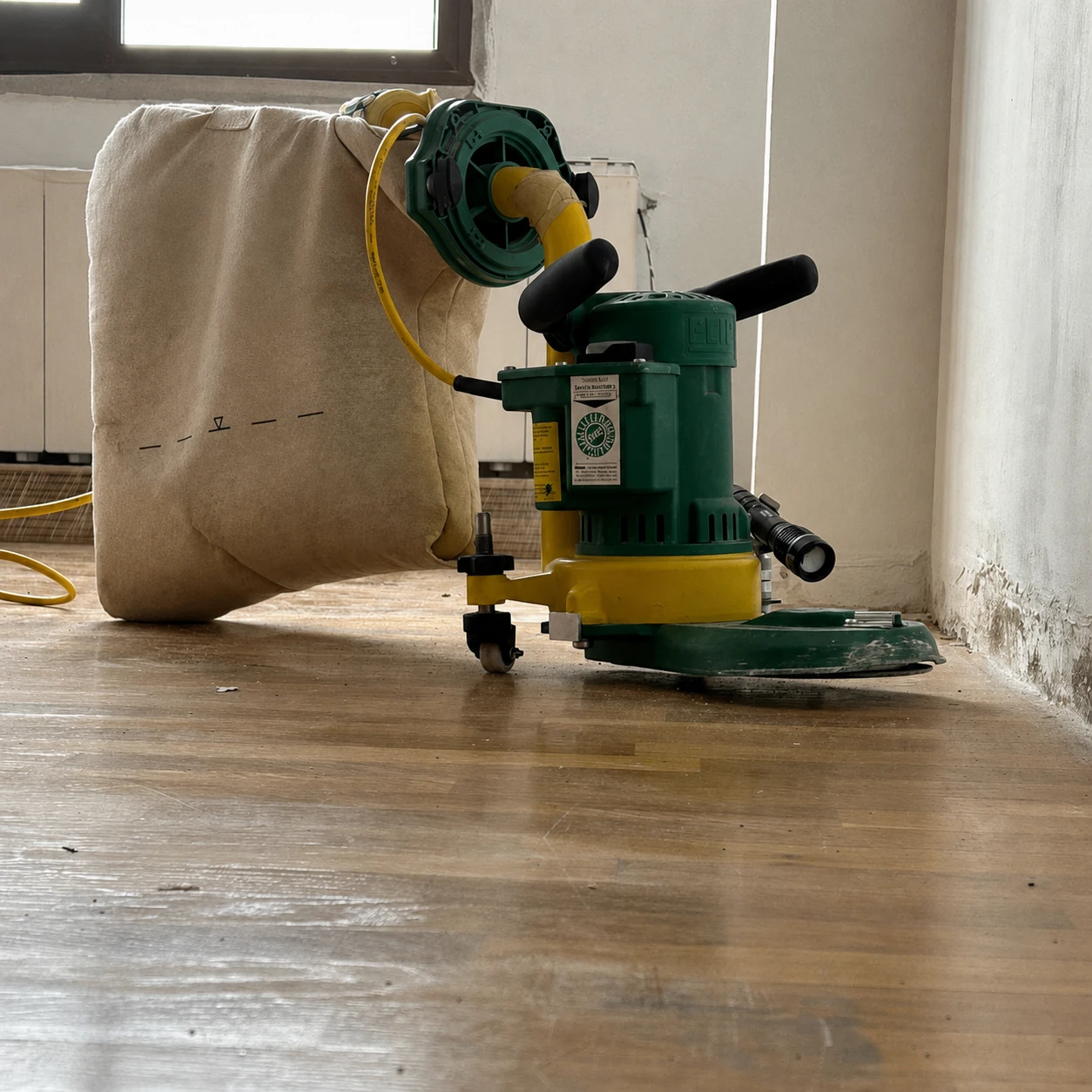 Cómo trabajamos en restauración y reparación de parquet en Osona