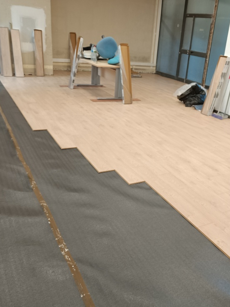 Instalación Laminado AC6 4V en Barcelona 2-1
