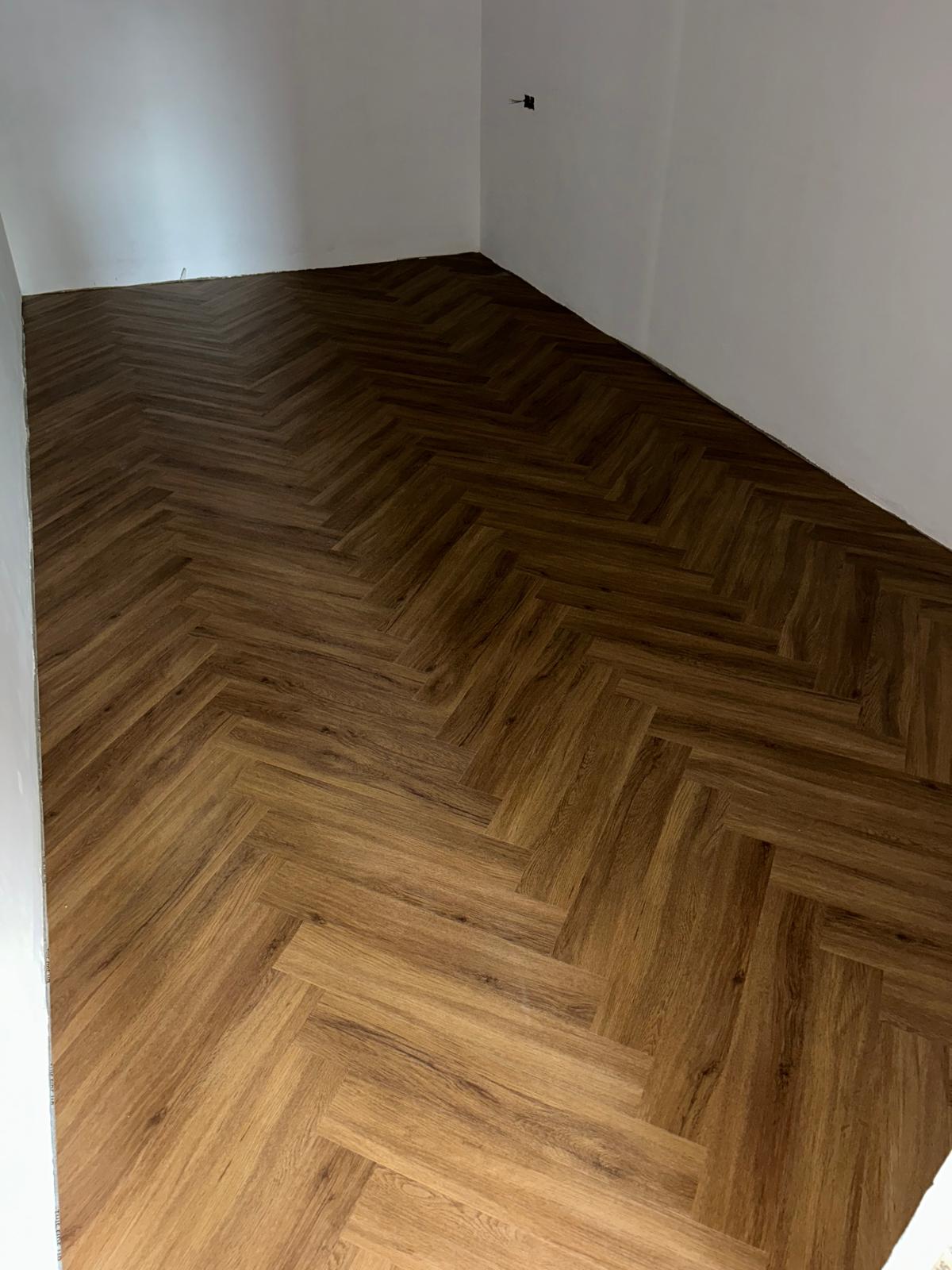 Instalación SPC vinílico Badalona 17