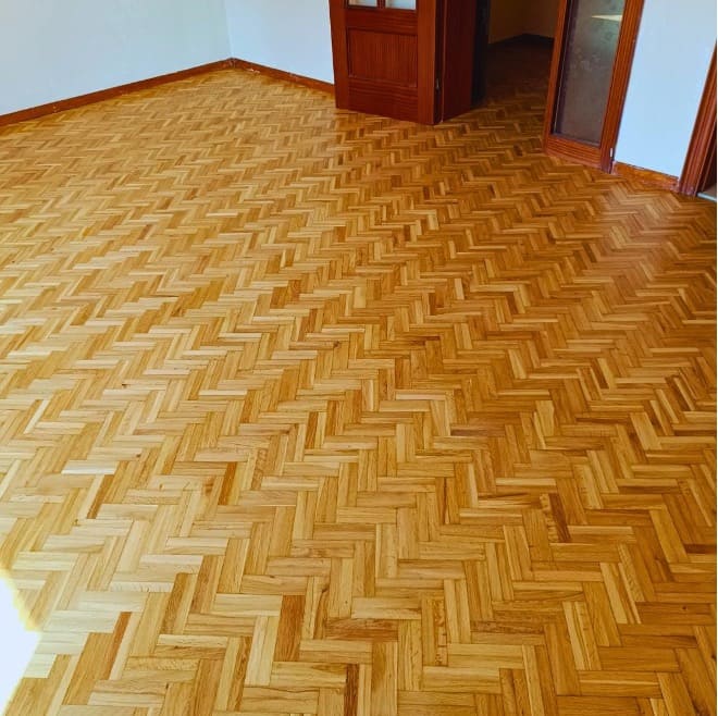 RESTAURACIÓN PARQUET ESPIGA EN BARCELONA 1
