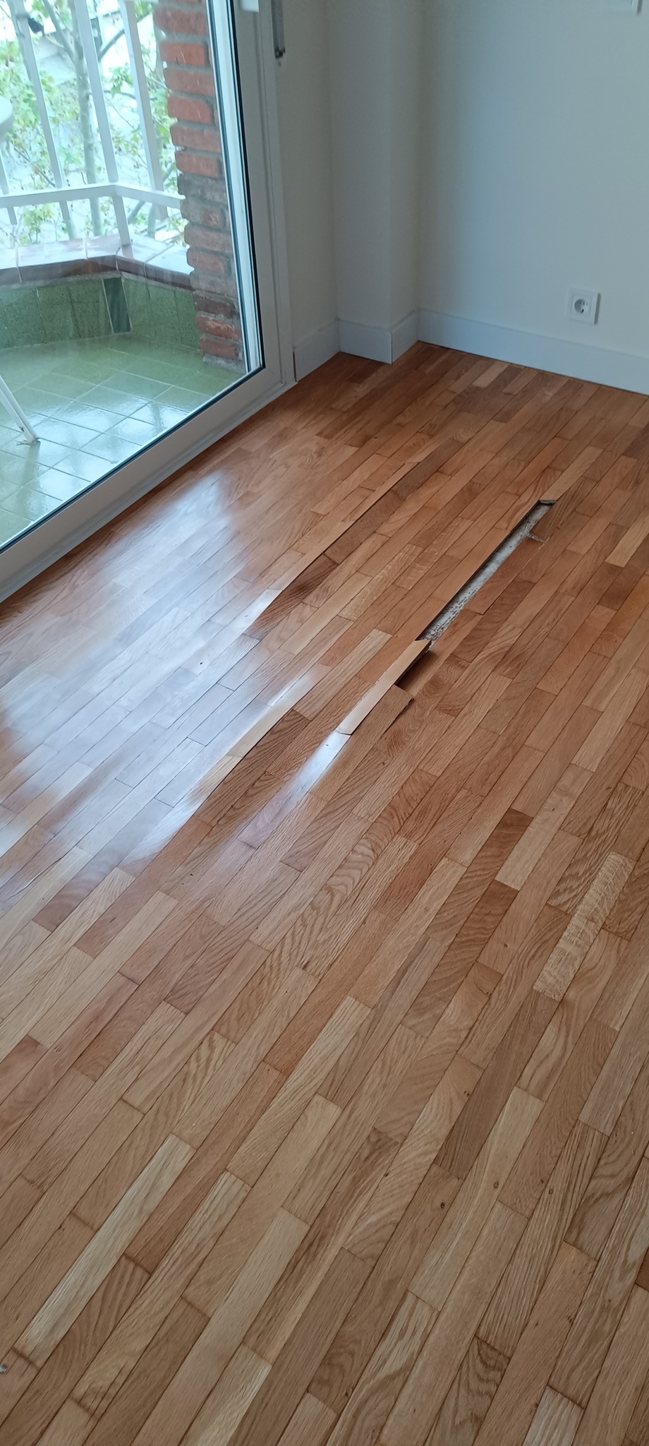 Reparación parquet encolado tablilla roble Barcelona 2