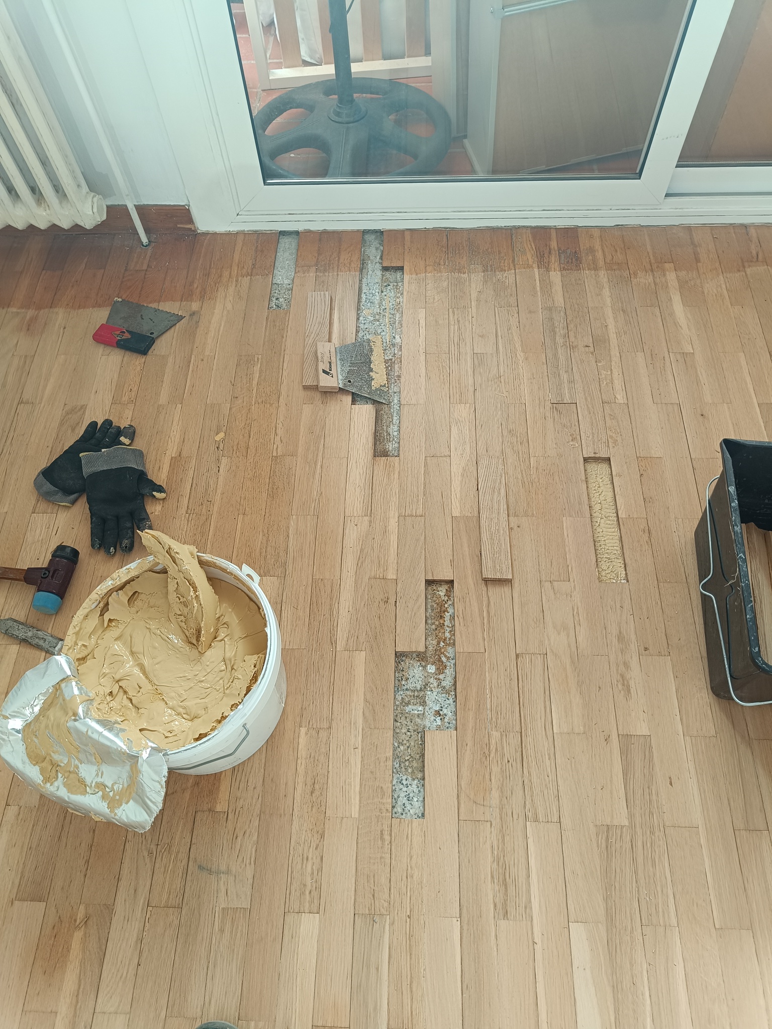 Restauración de parquet de tablilla de roble en Sant Andreu de Llavaneres 10