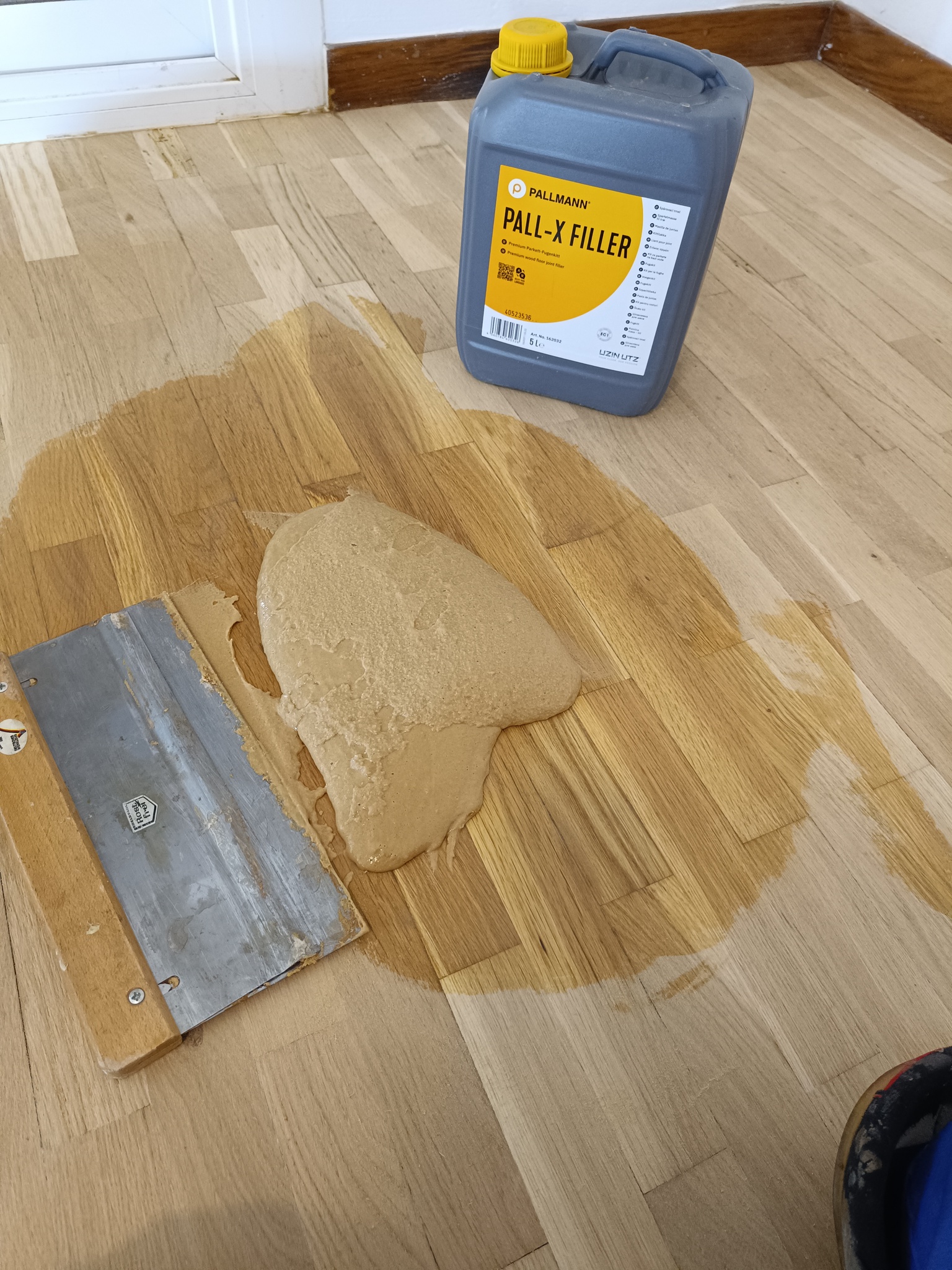 Restauración de parquet de tablilla de roble en Sant Andreu de Llavaneres 11
