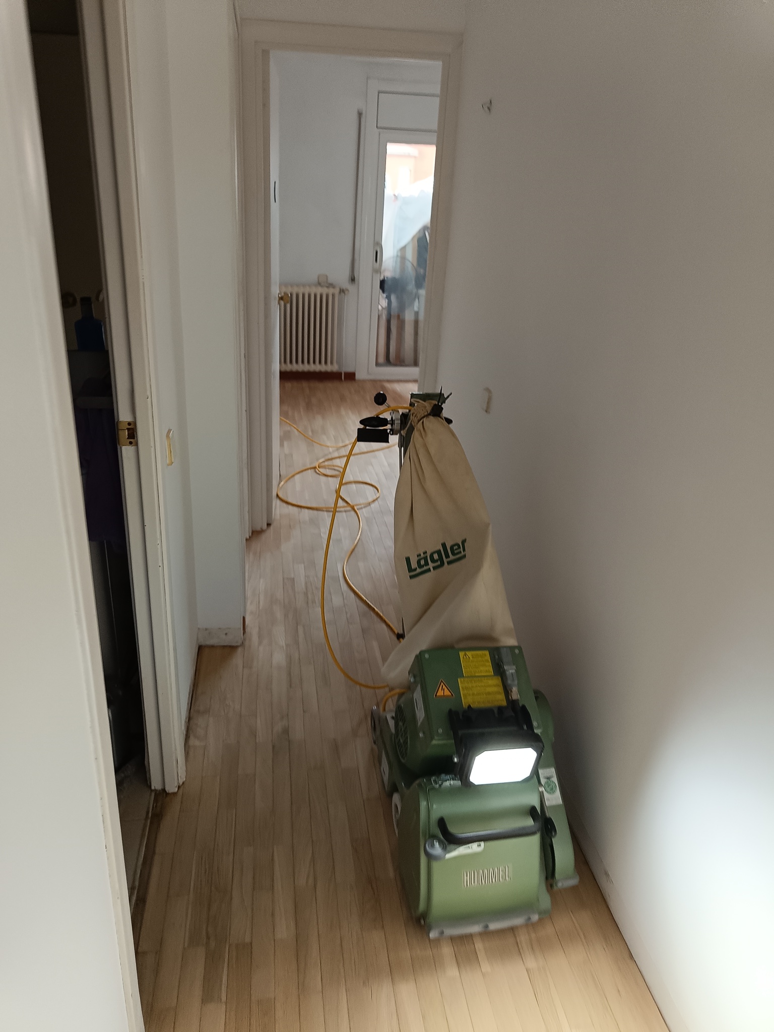 Restauración de parquet de tablilla de roble en Sant Andreu de Llavaneres 13