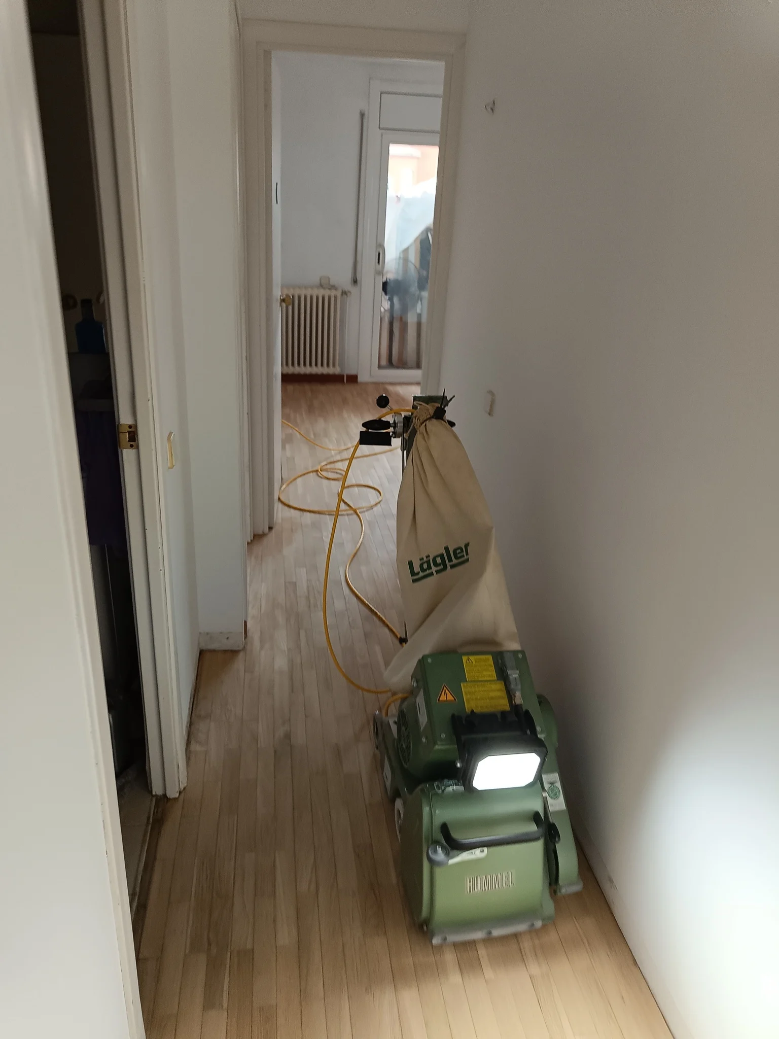Restauración de parquet de tablilla de roble en Sant Andreu de Llavaneres 13