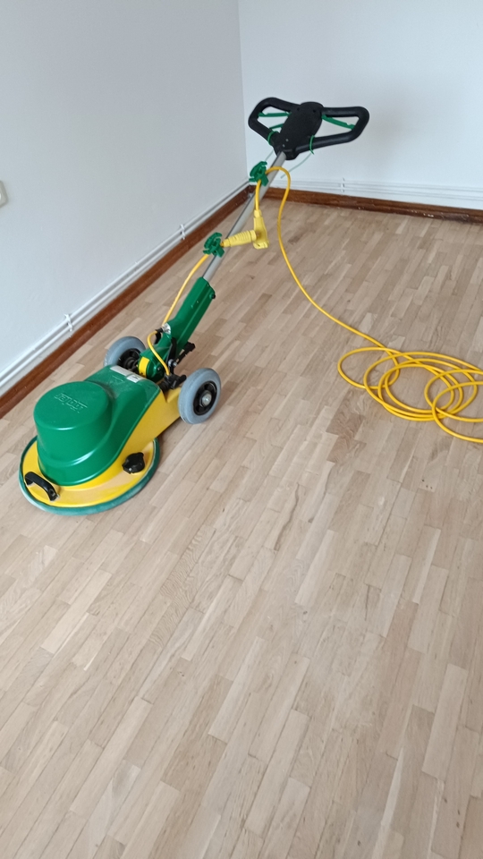 Restauración de parquet de tablilla de roble en Sant Andreu de Llavaneres 14