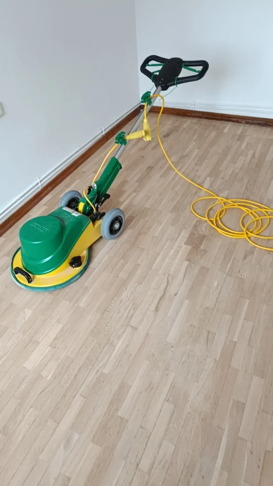 Restauración de parquet de tablilla de roble en Sant Andreu de Llavaneres 14