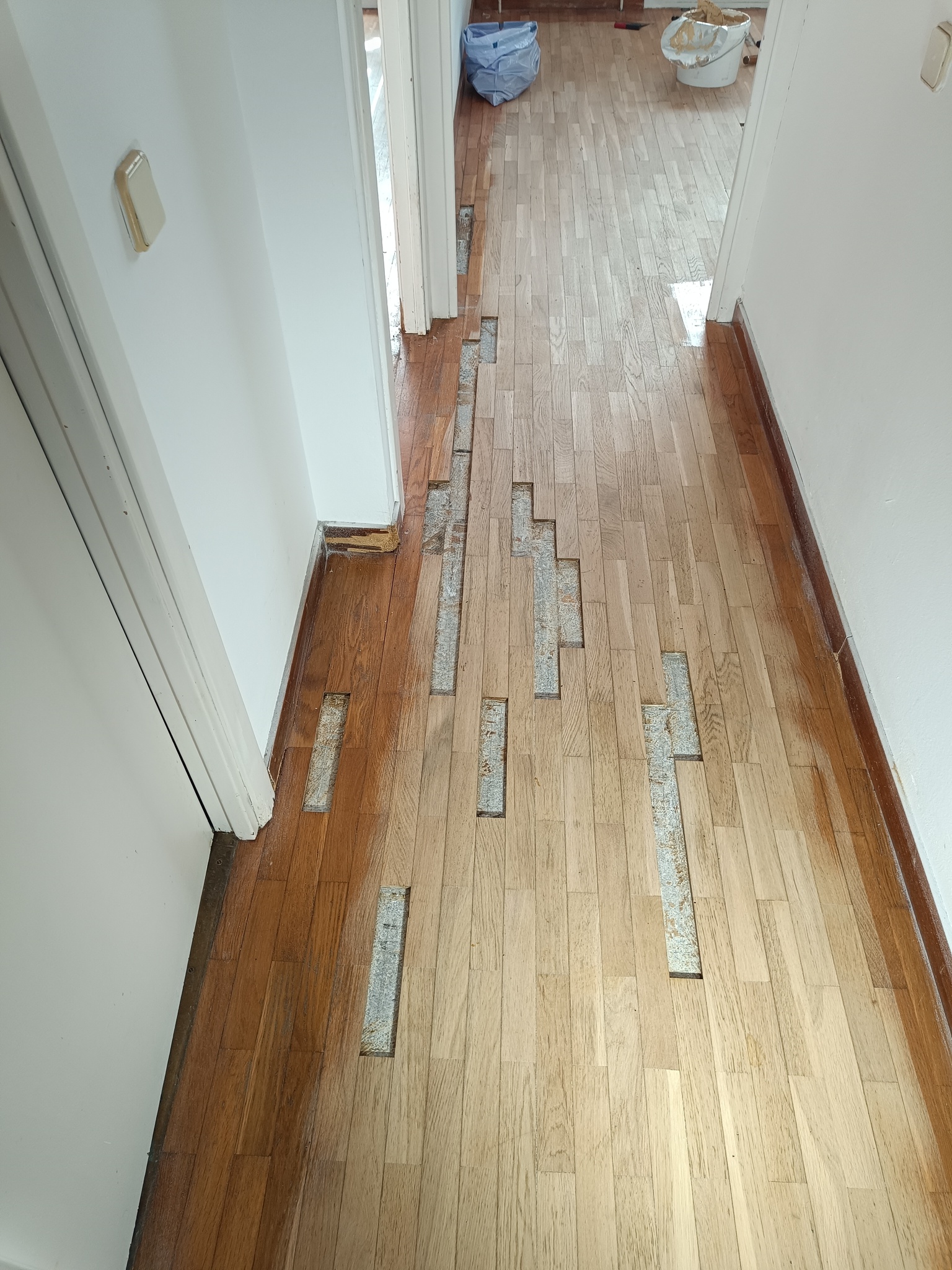 Restauración de parquet de tablilla de roble en Sant Andreu de Llavaneres 8