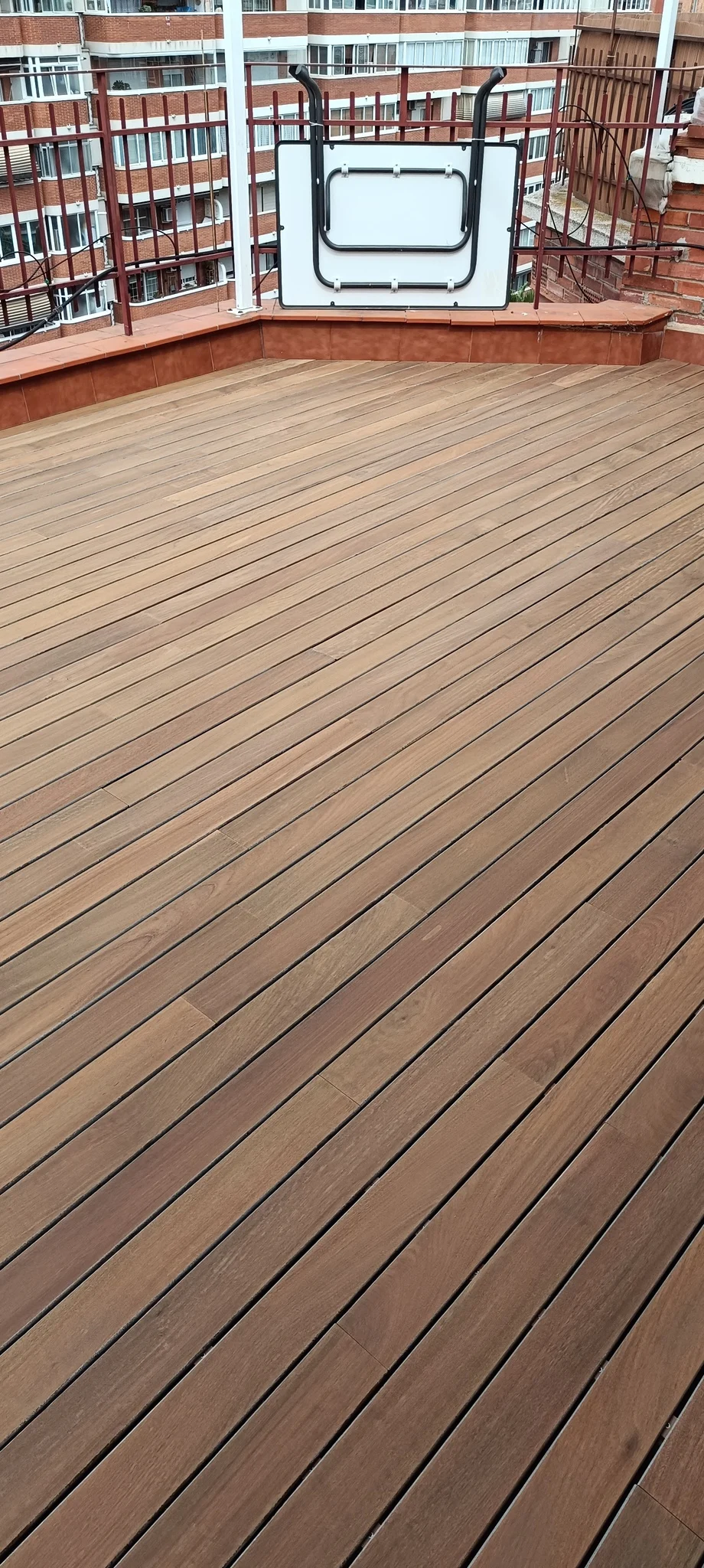Restauración tarima exterior IPE Barcelona 10