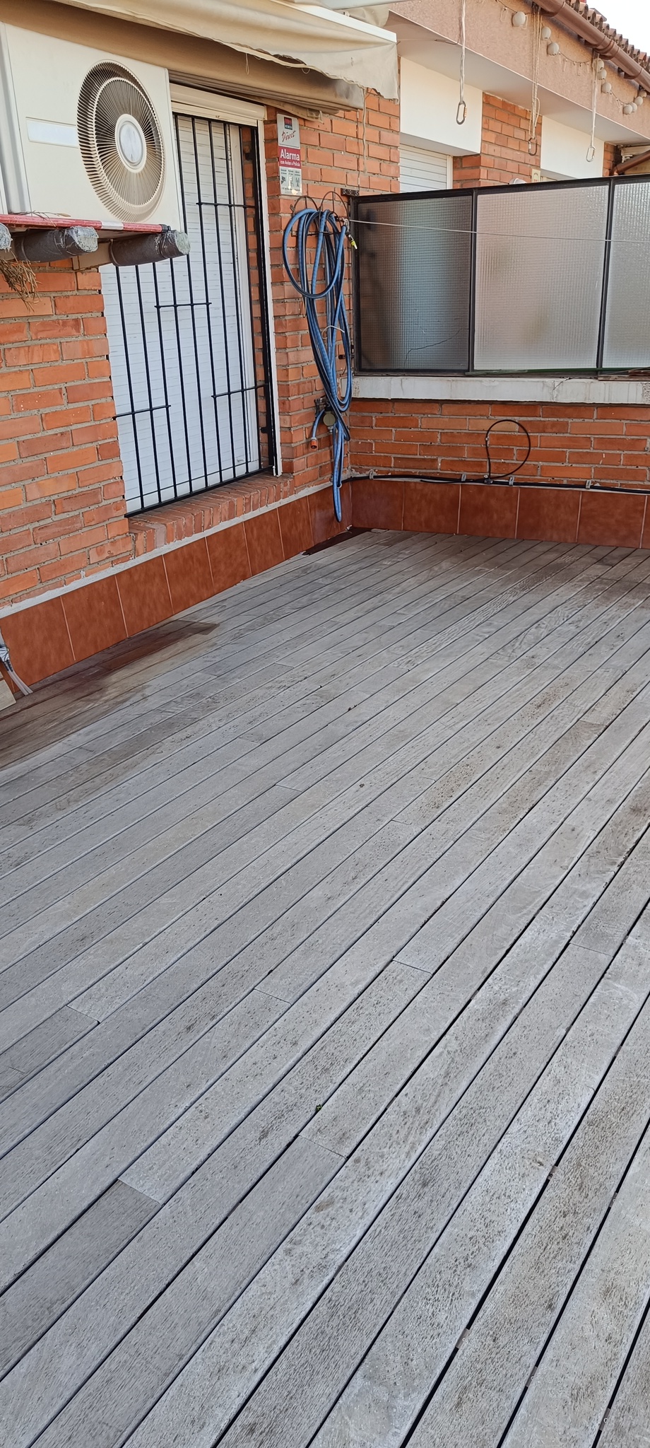 Restauración tarima exterior IPE Barcelona 2