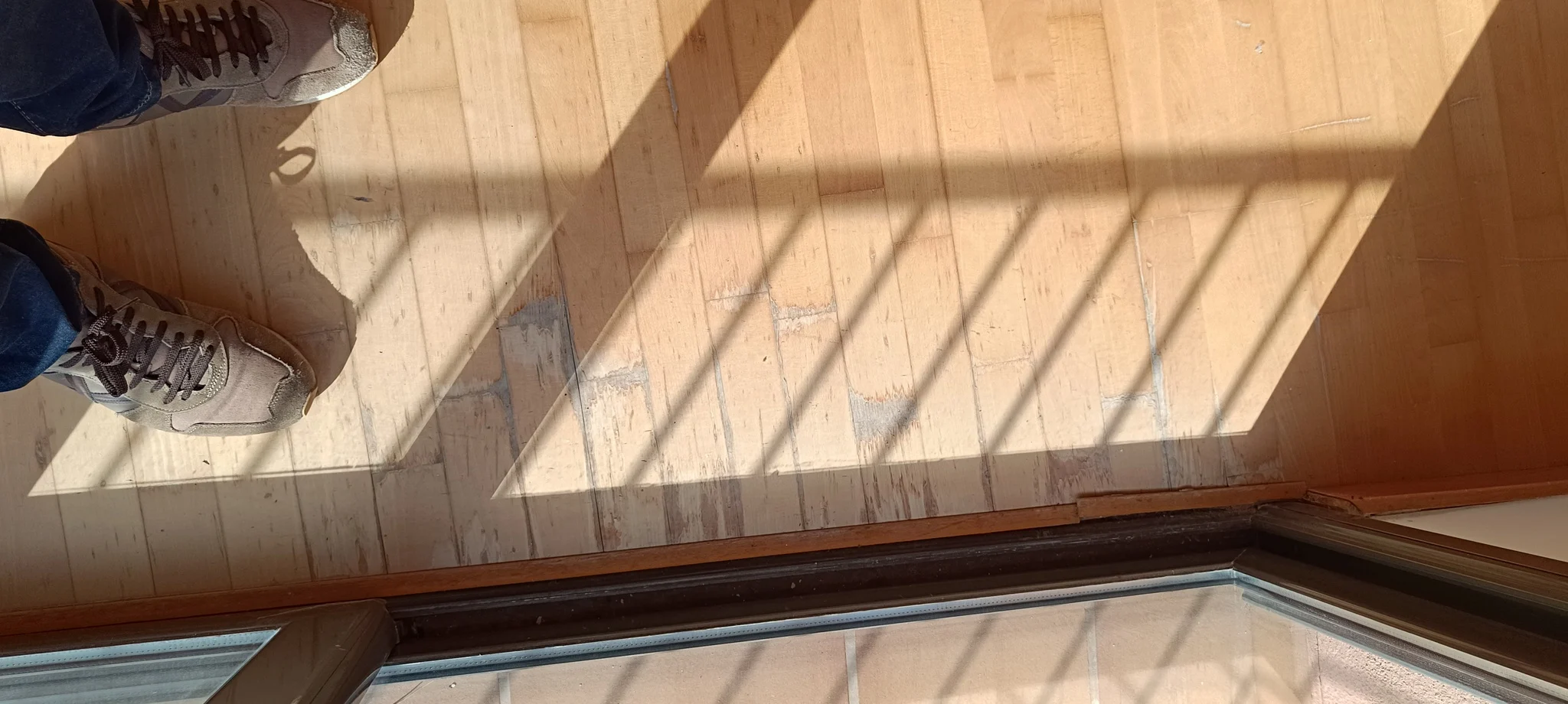 Restauración tarima flotante de Arce Caldes d’Estrac 1
